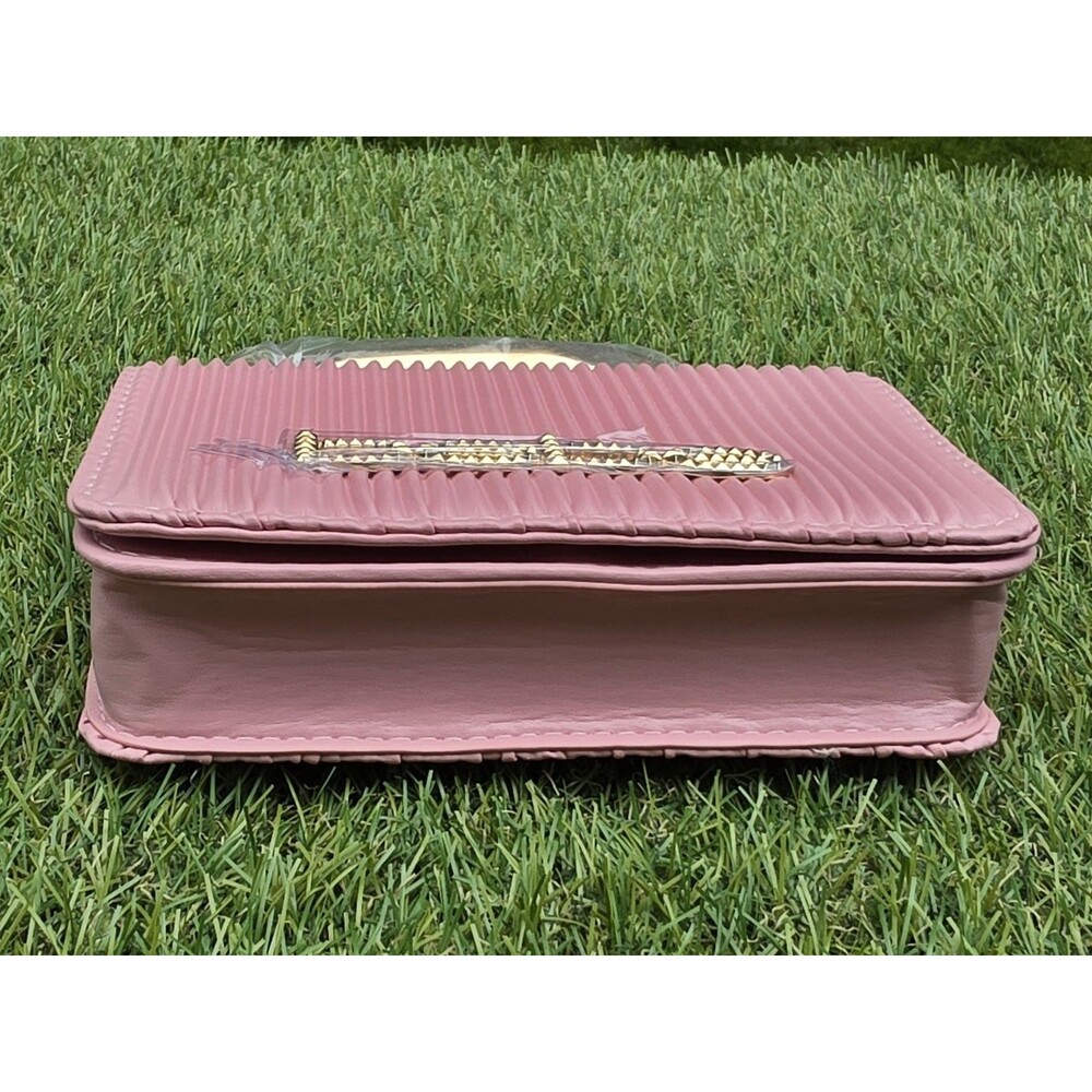 NWOT Bebe BLUSH PINK RAELYNN CROSSBODY CLUTCH W/GOLD METAL HANDLE Shoulder Strap - Picture 13 of 13